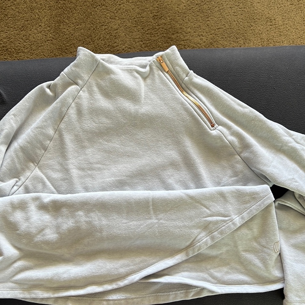 Gray zippered sweatshirt